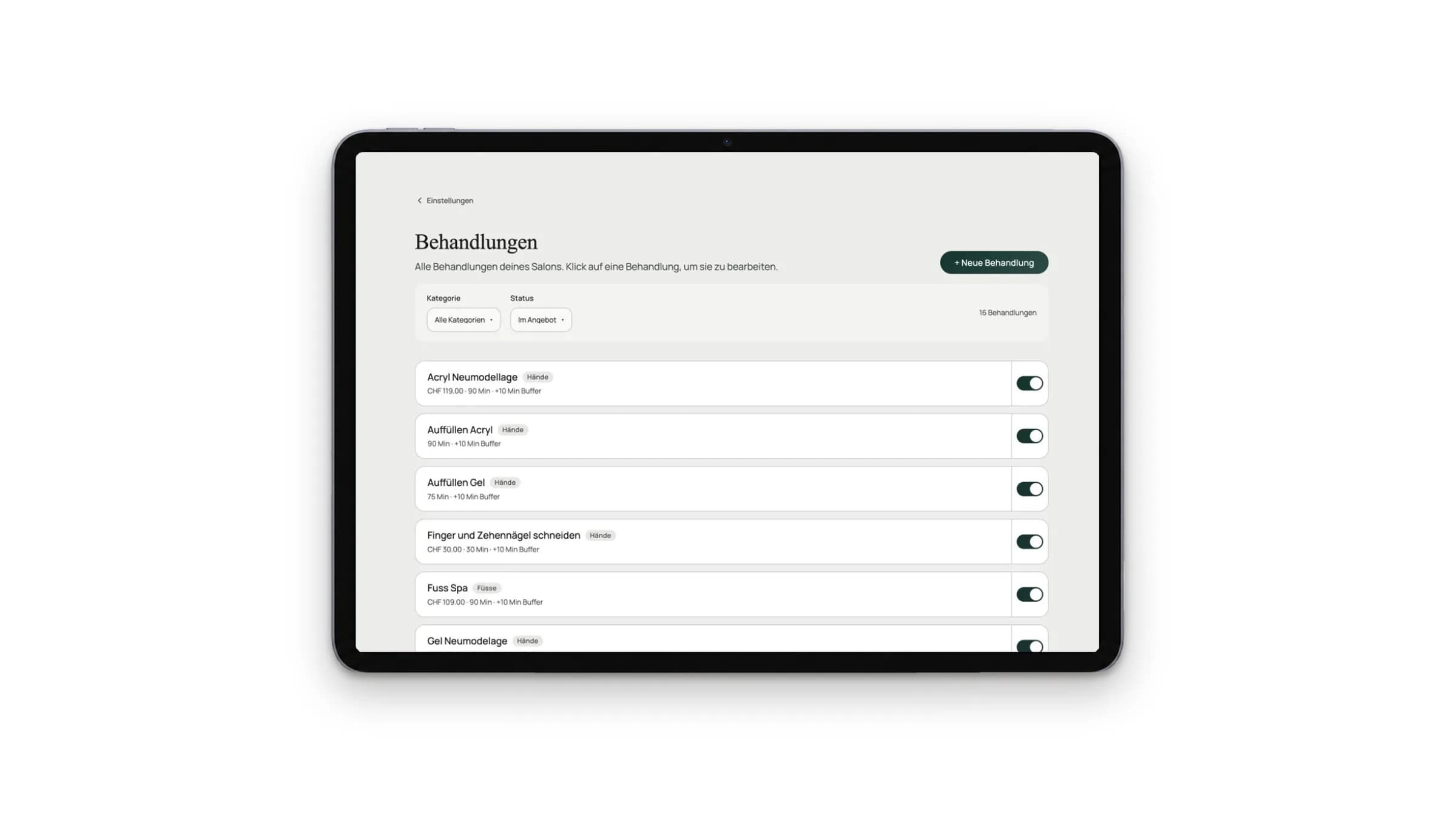 Tablet mit dem Backend: Behandlungen werden im Kassen- und Buchungssystem gepflegt